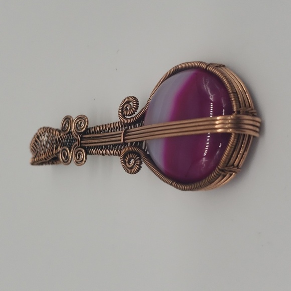 617- Pink Agate Natural Stone Pendant Guitar Wire Wrapped Handmade NWT - Picture 1 of 6